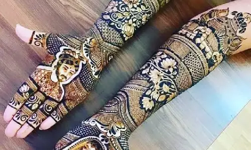 Vijay Nayak Mehndi Artist